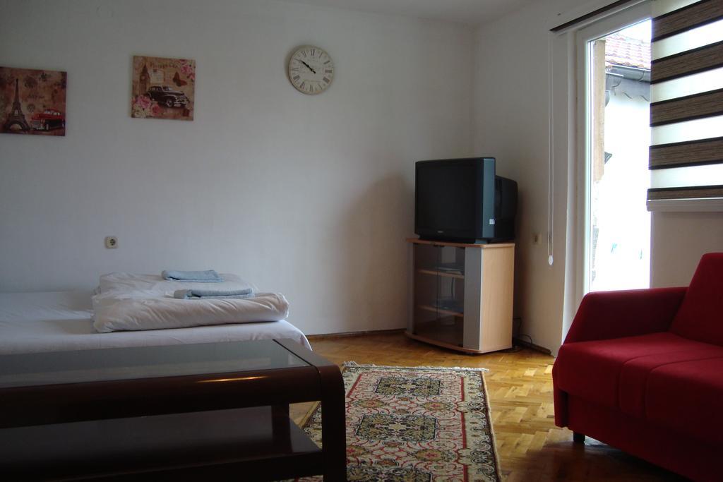 Guest House Dzemo SJJ Exterior foto